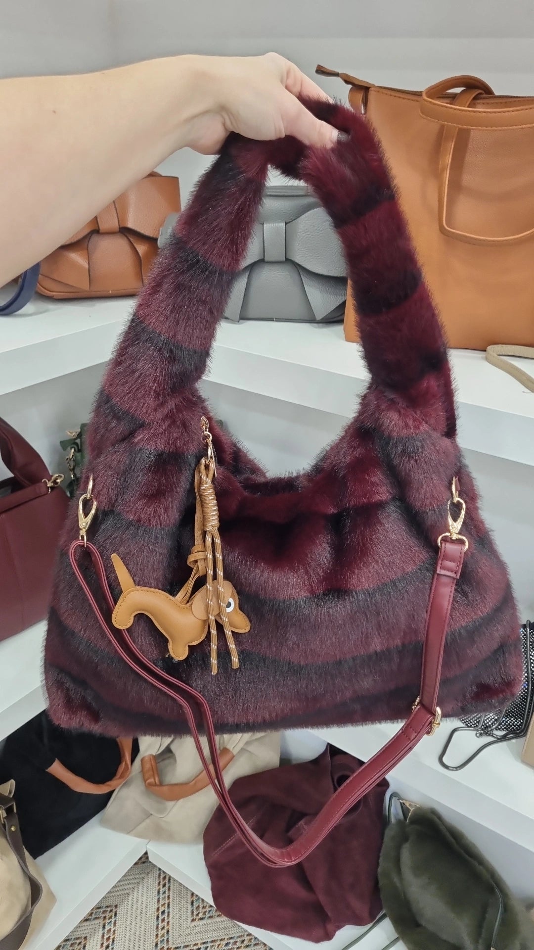 Faux fur Hobo crosbsody bag in burgandy