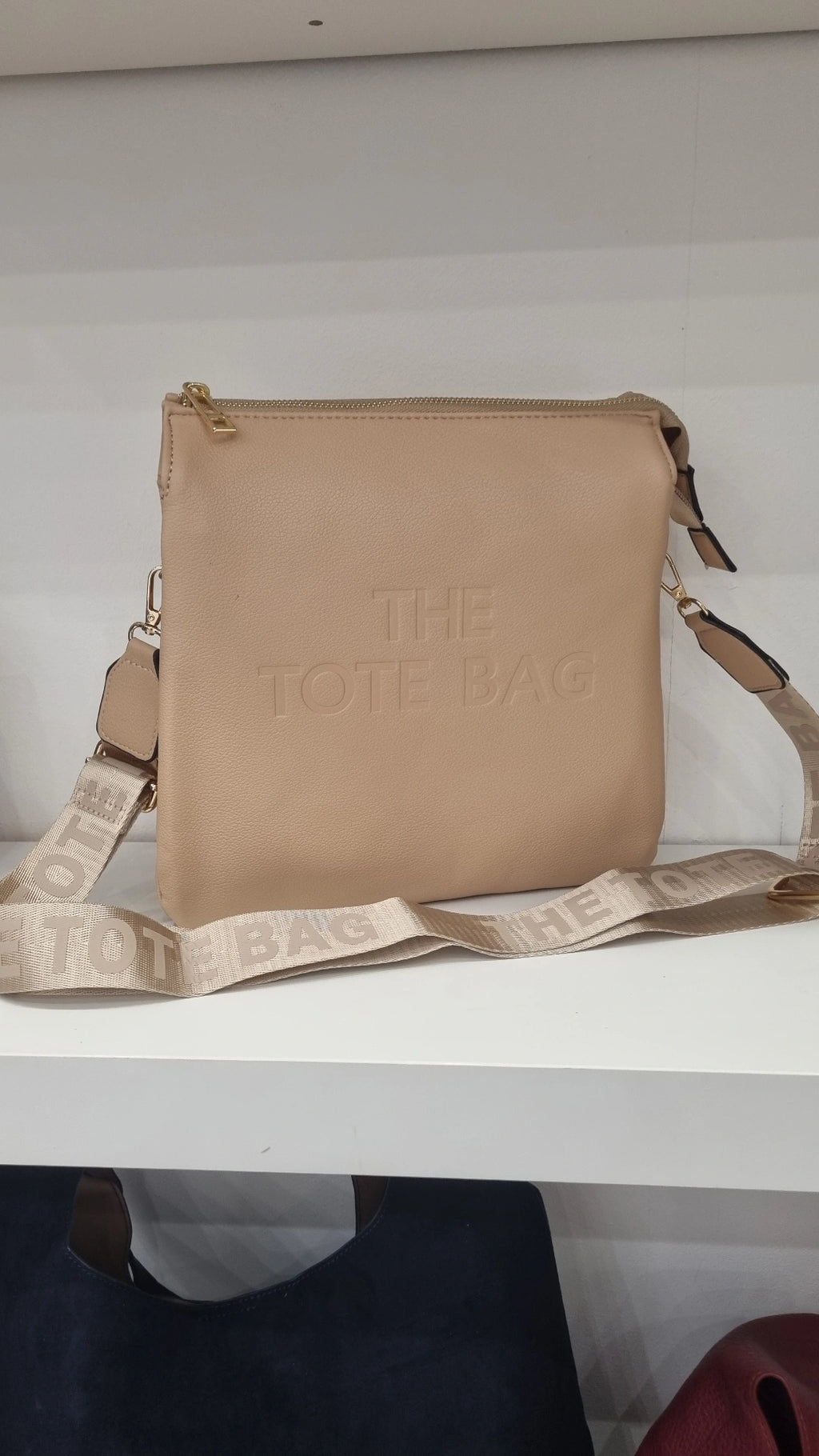 Tote messenger compartment bag in apricot