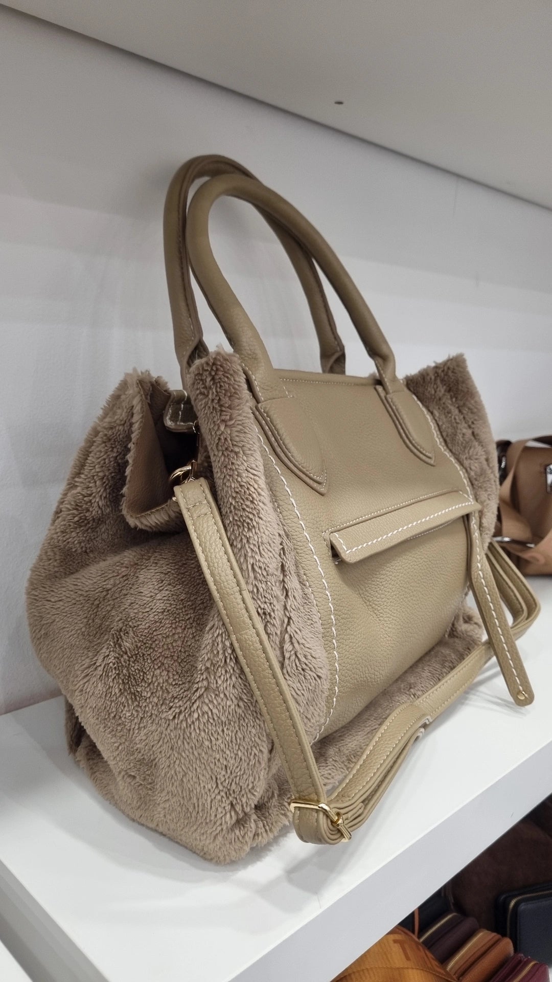 Fluffy bag in a bag beige