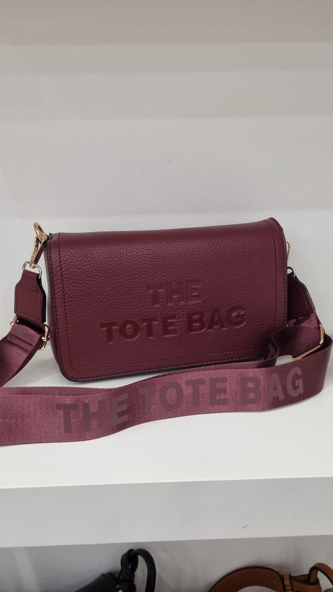 Tote crossbody bag in burgandy