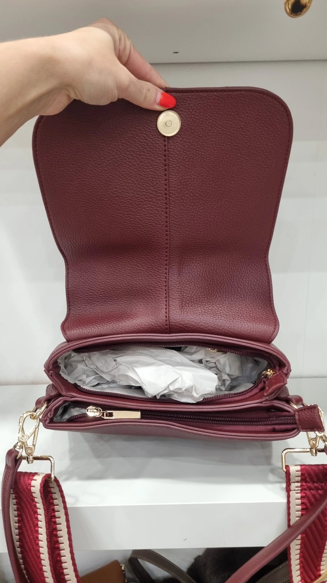 Saddle crossbody bag in burgandy