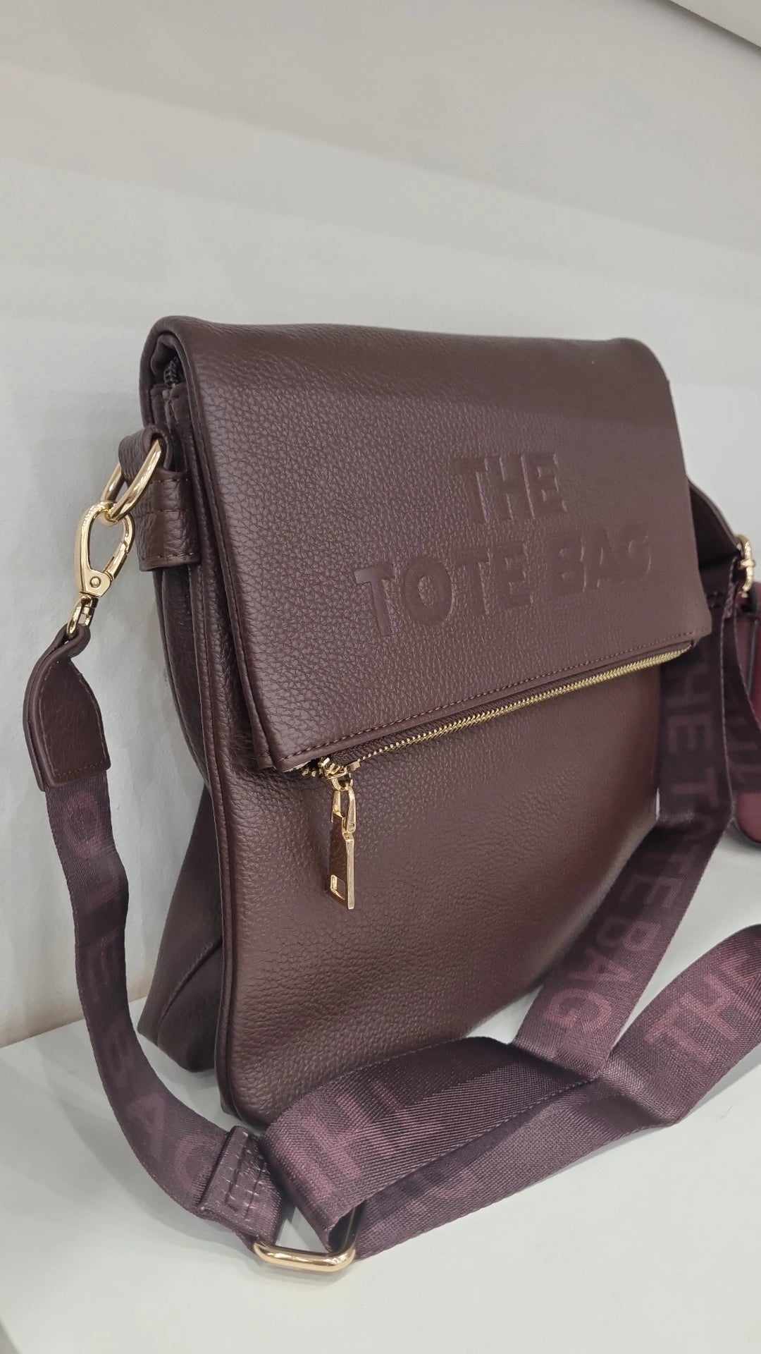 Tote folded messenger bag in chocolate brown