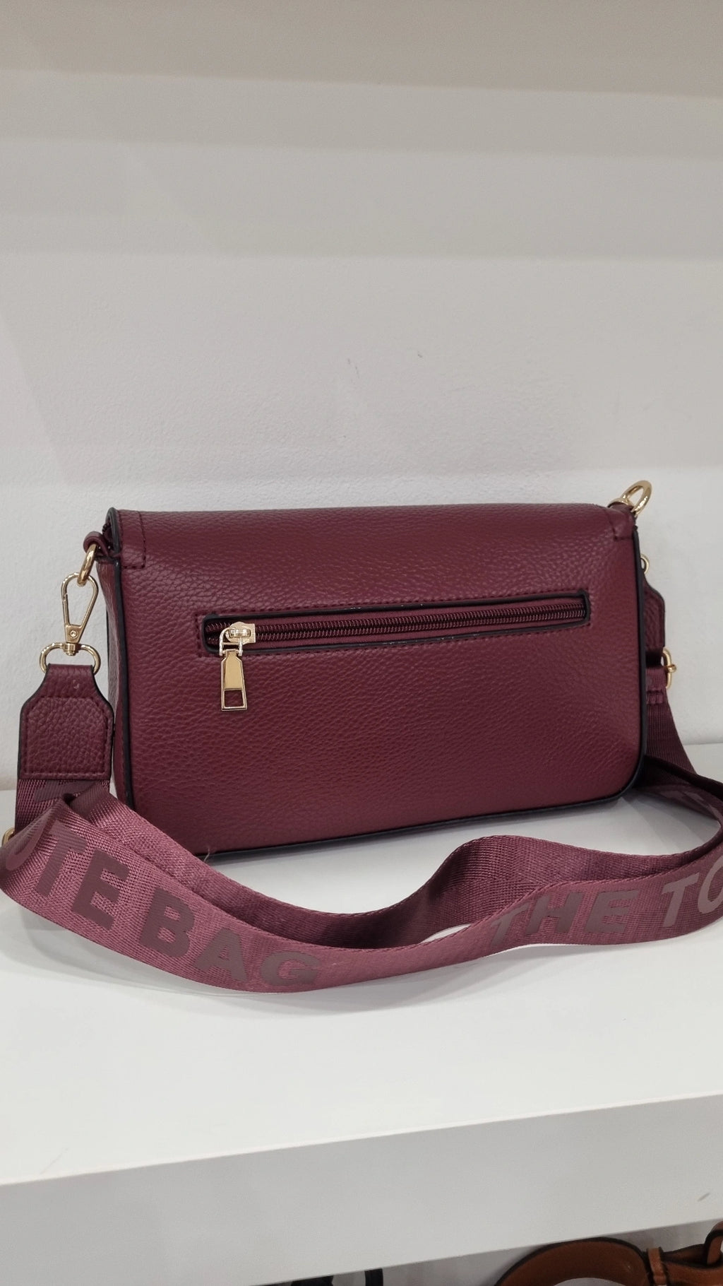Tote crossbody bag in burgandy