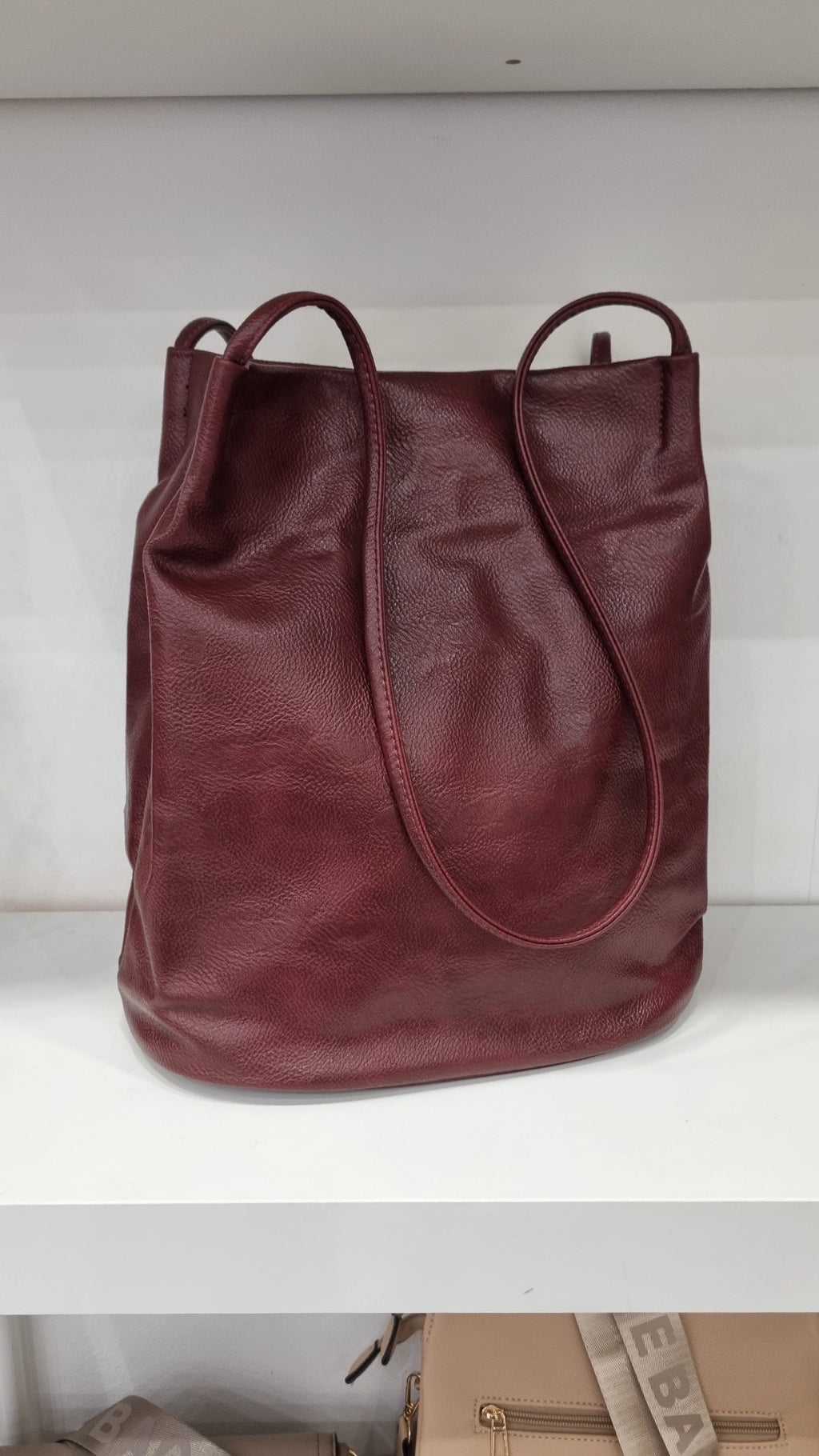 Hobo shoulder bag in burgandy