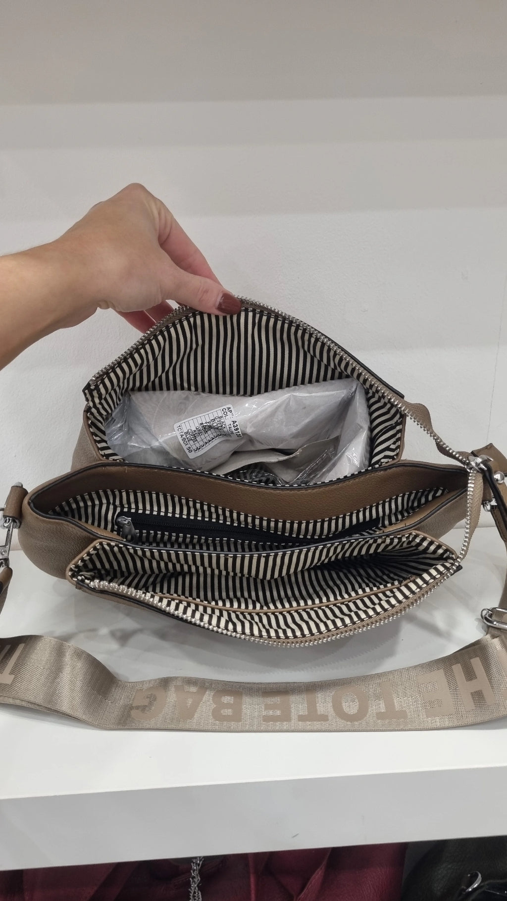 Tote triple compartment crossbody bag