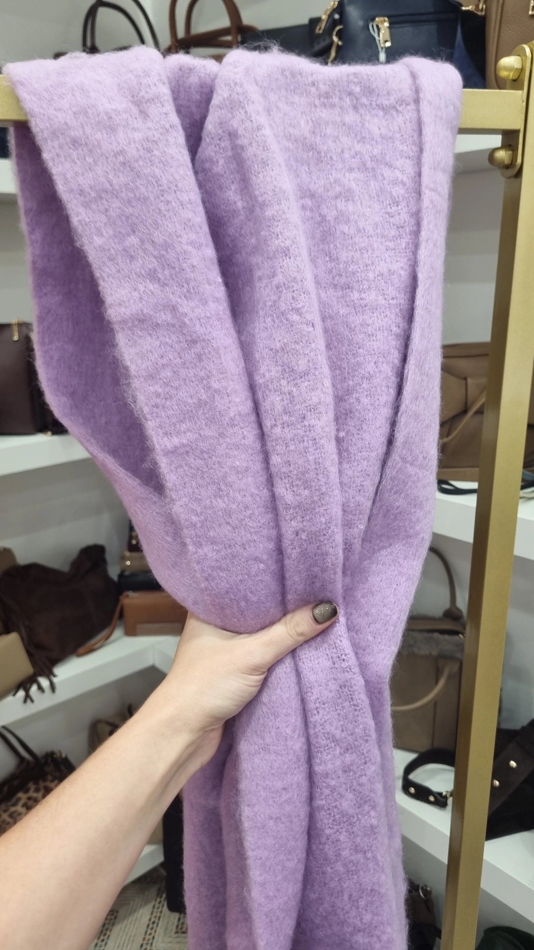 Ladies soft thick scarf in lilac