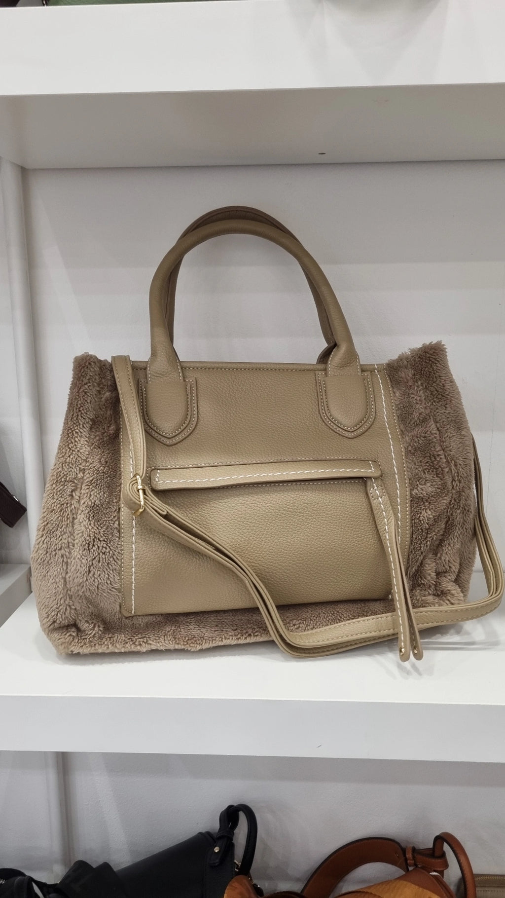 Fluffy bag in a bag beige