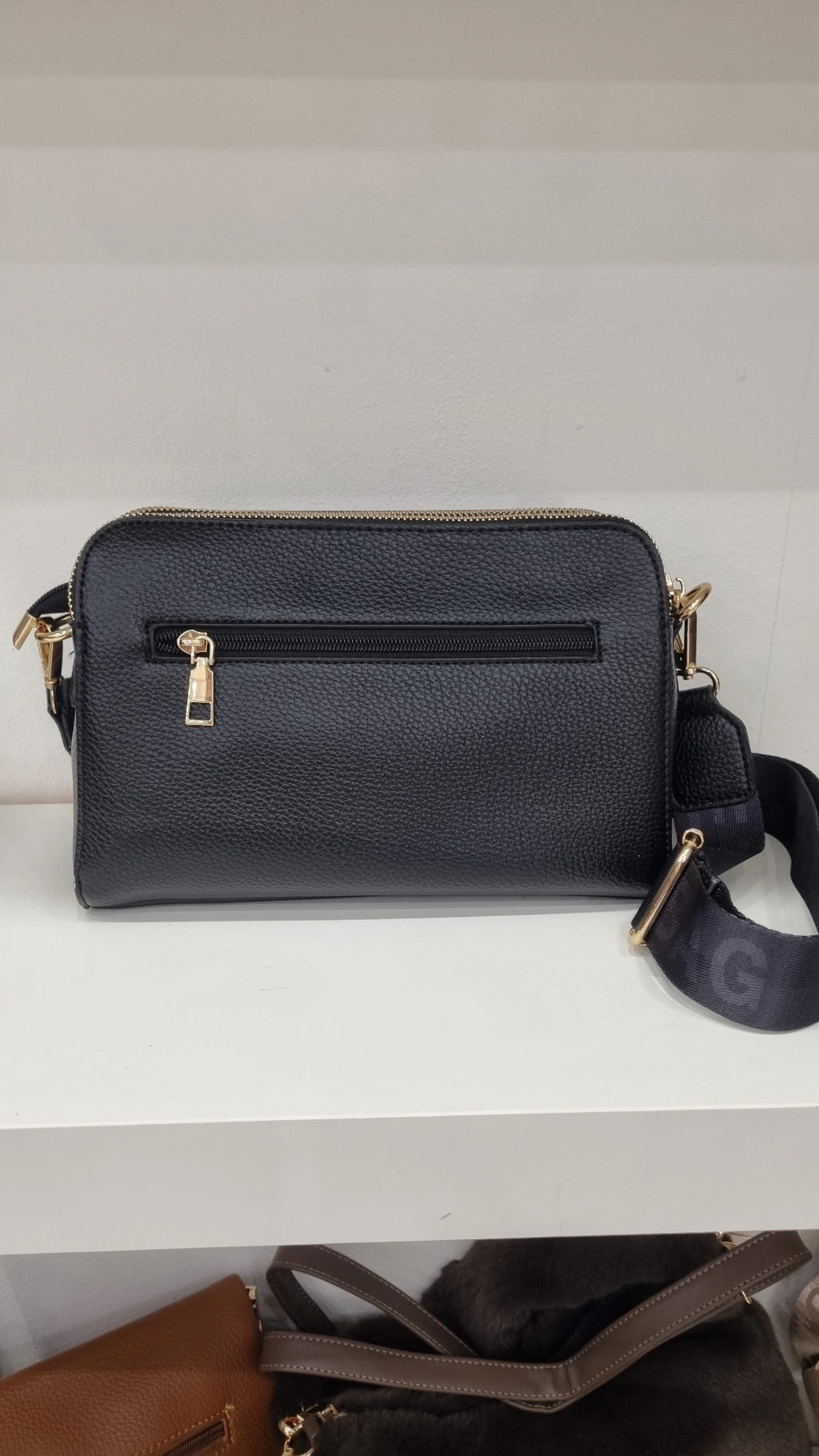 Tote triple compartment crossbody bag in black