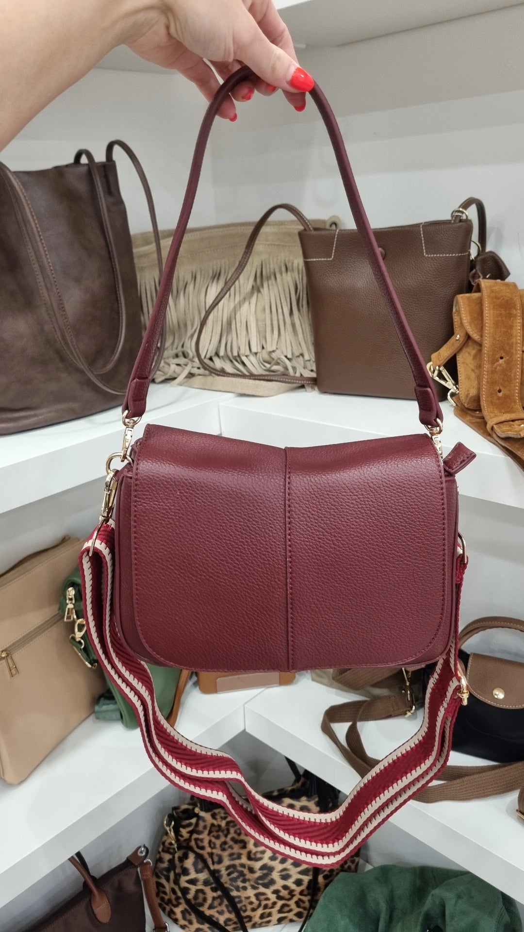 Saddle crossbody bag in burgandy
