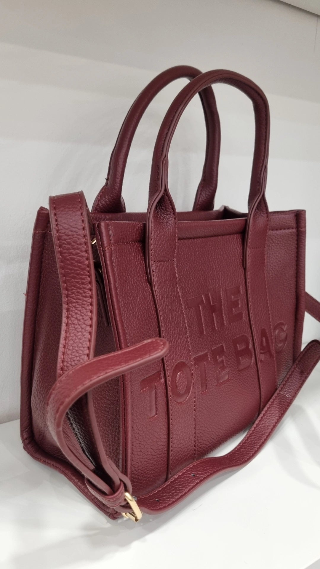Tote crossbody bag in burgandy