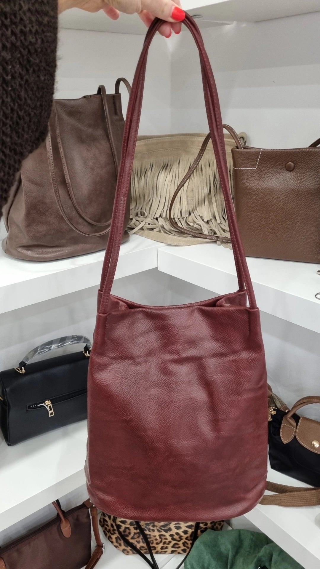 Hobo shoulder bag in burgandy
