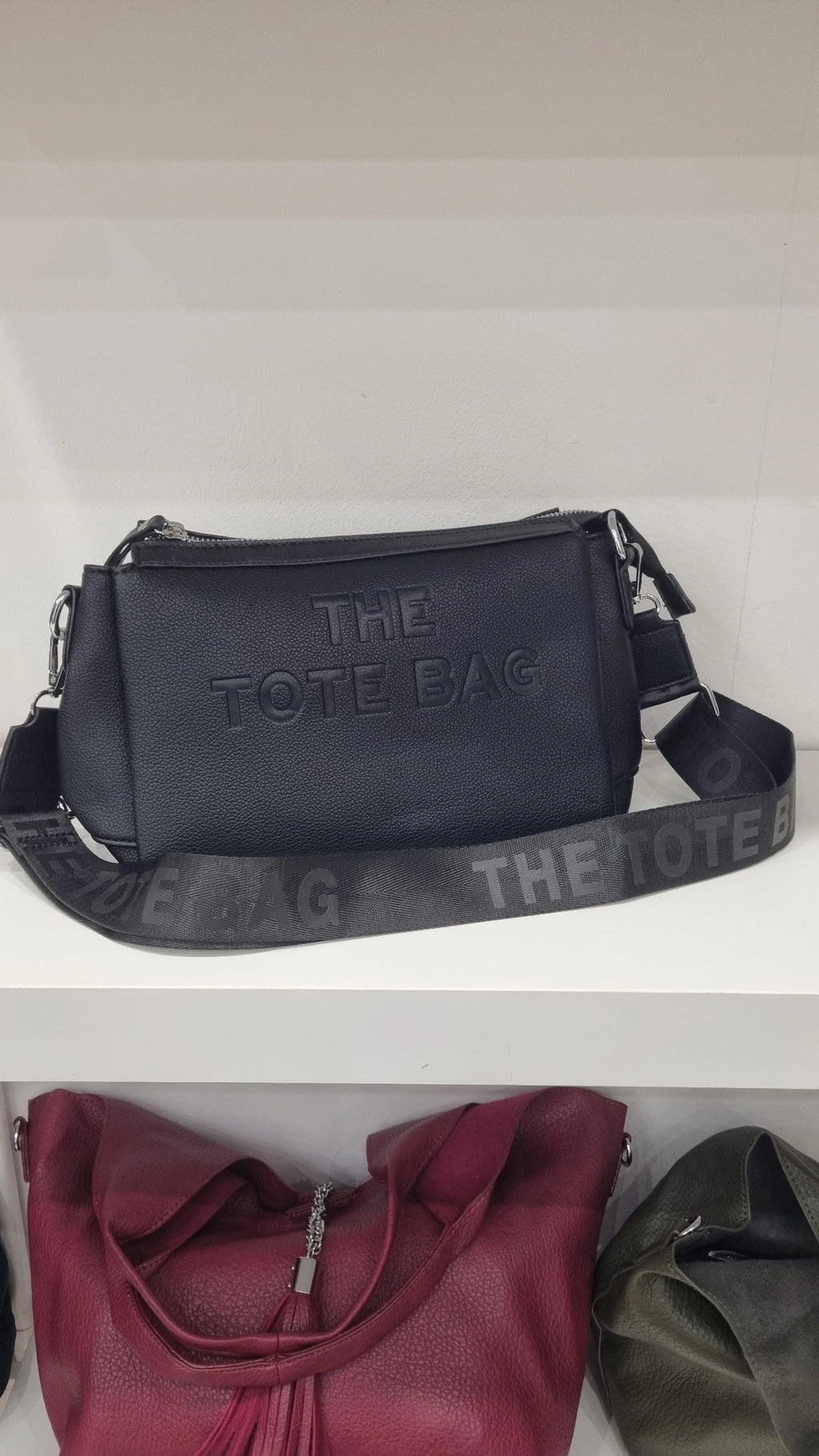 Tote crosbsody bag triple compartment in black