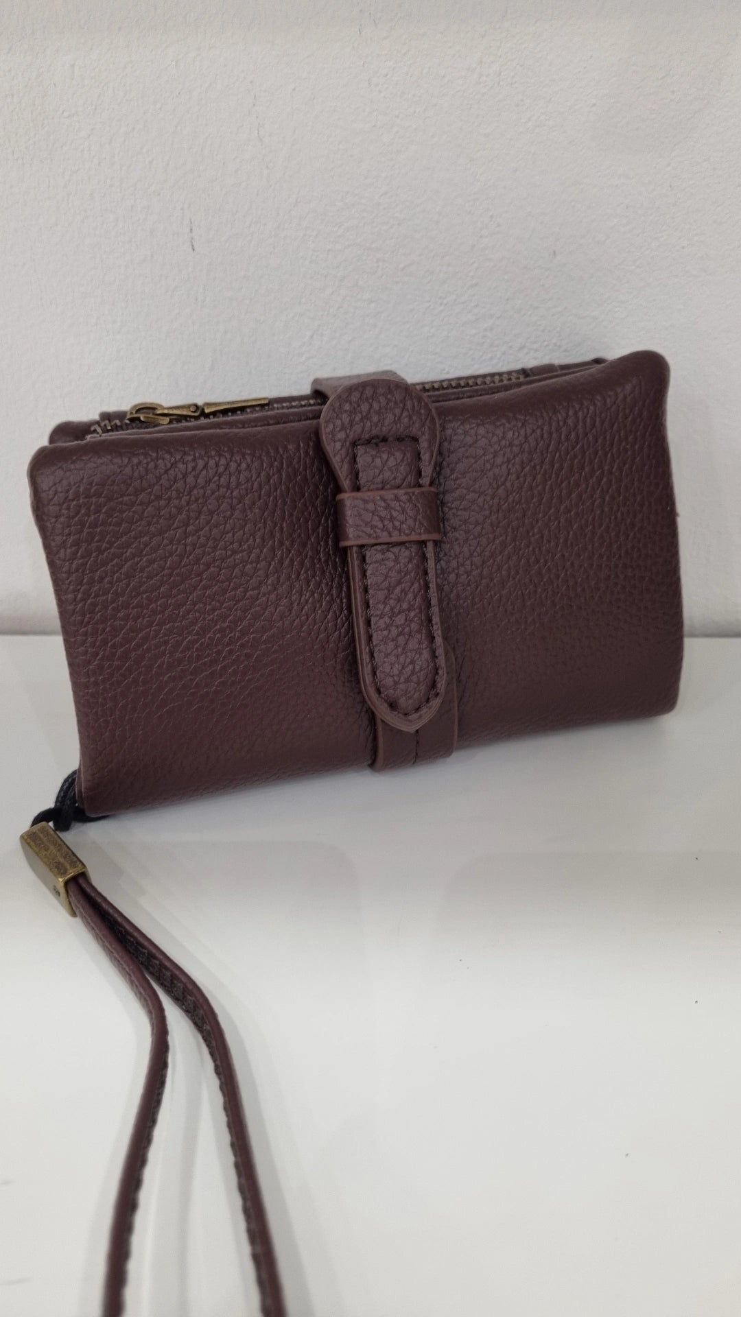 Bifold medium size wristlet purse chocolate brown