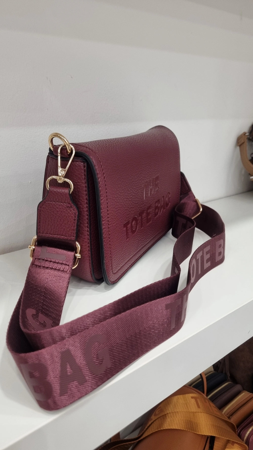 Tote crossbody bag in burgandy