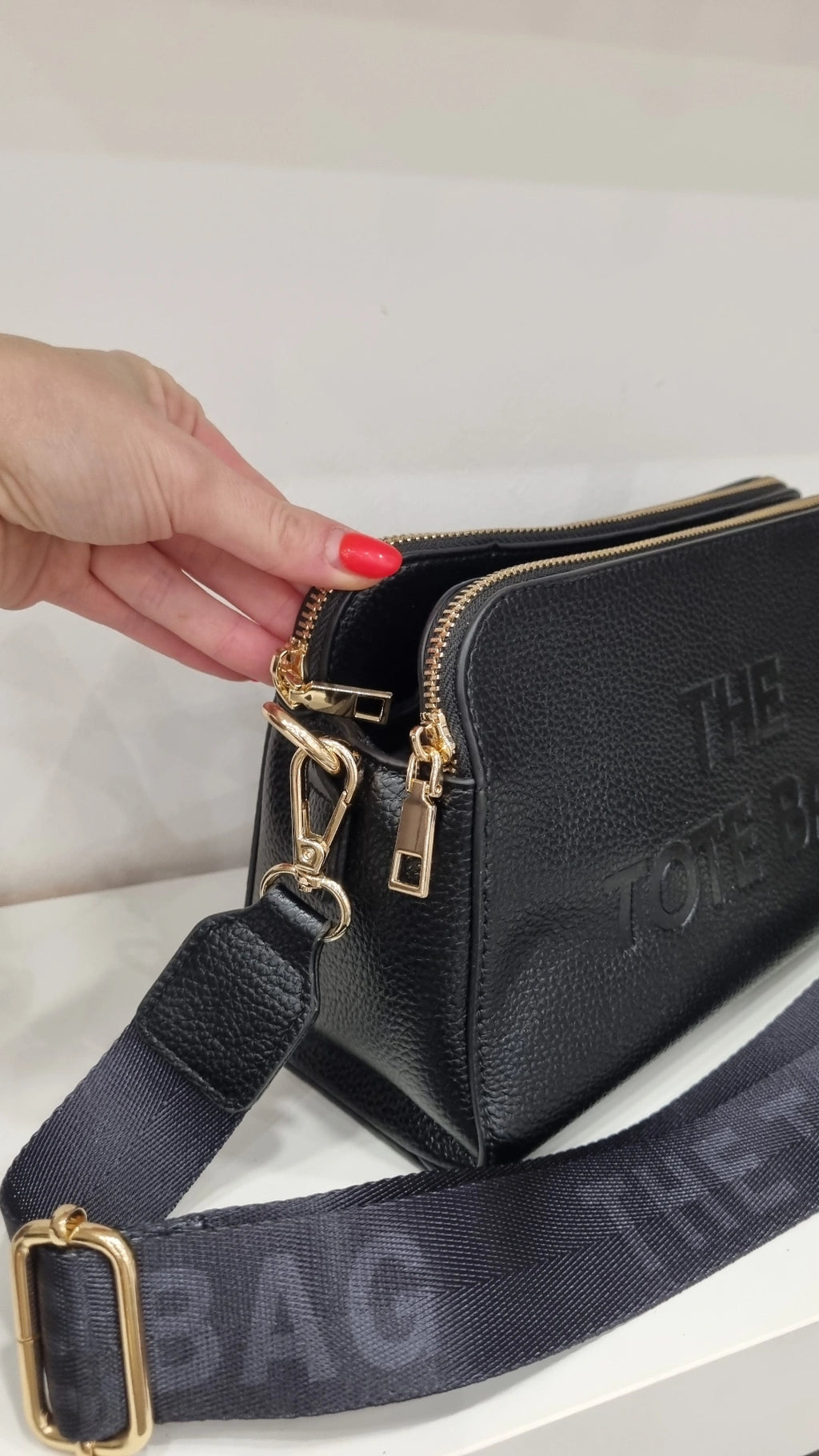 Tote triple compartment crossbody bag in black